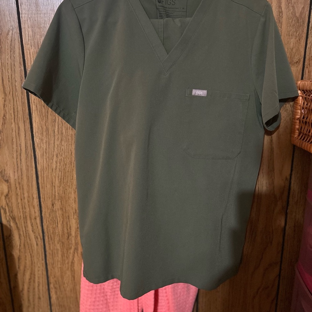 FIGS Classic V-Neck Scrub Top in Deep Green